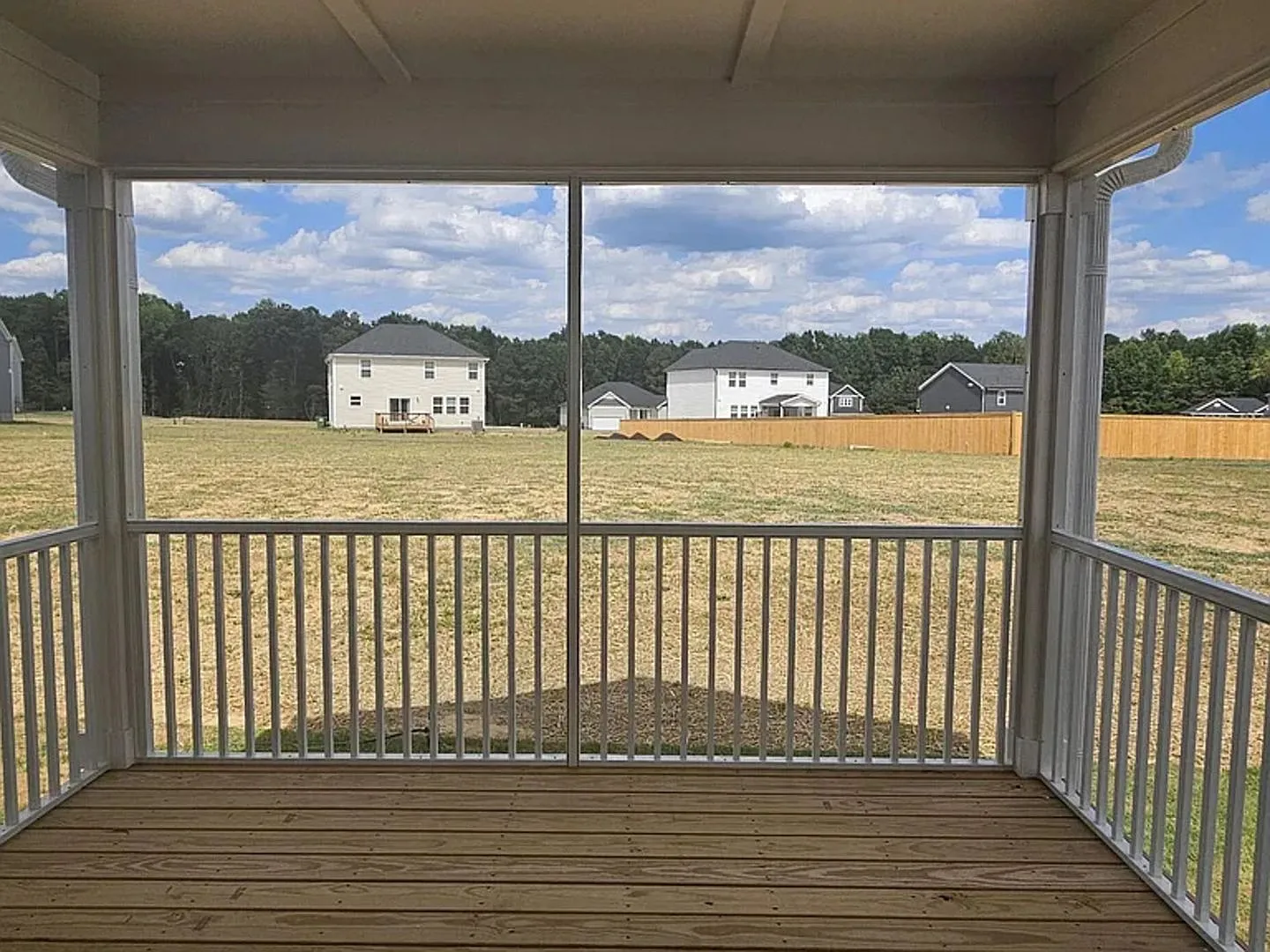 Charming 3BR House in Willow Spring — Photo 3