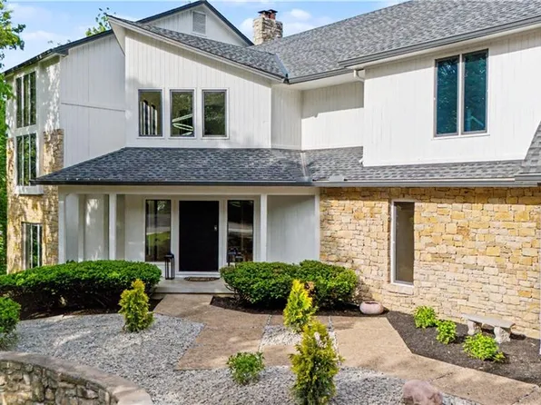 12603 Granada Rd, Leawood, KS 66209