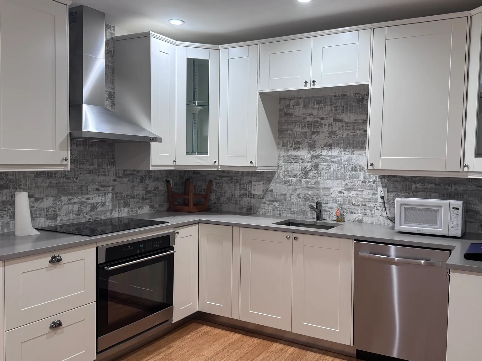 3 bed, 1500 sqft, $3,300 — Photo 2