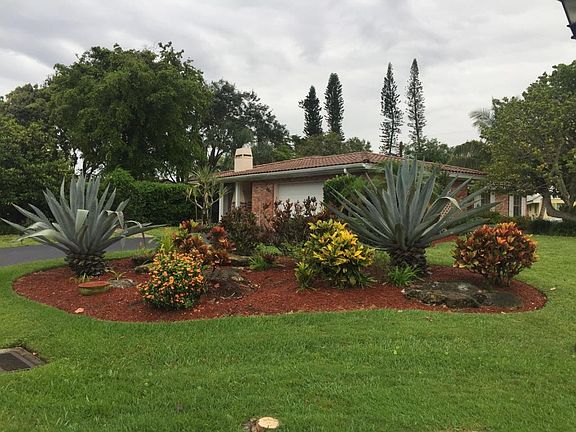 2nd image of 441 N Country Club Dr