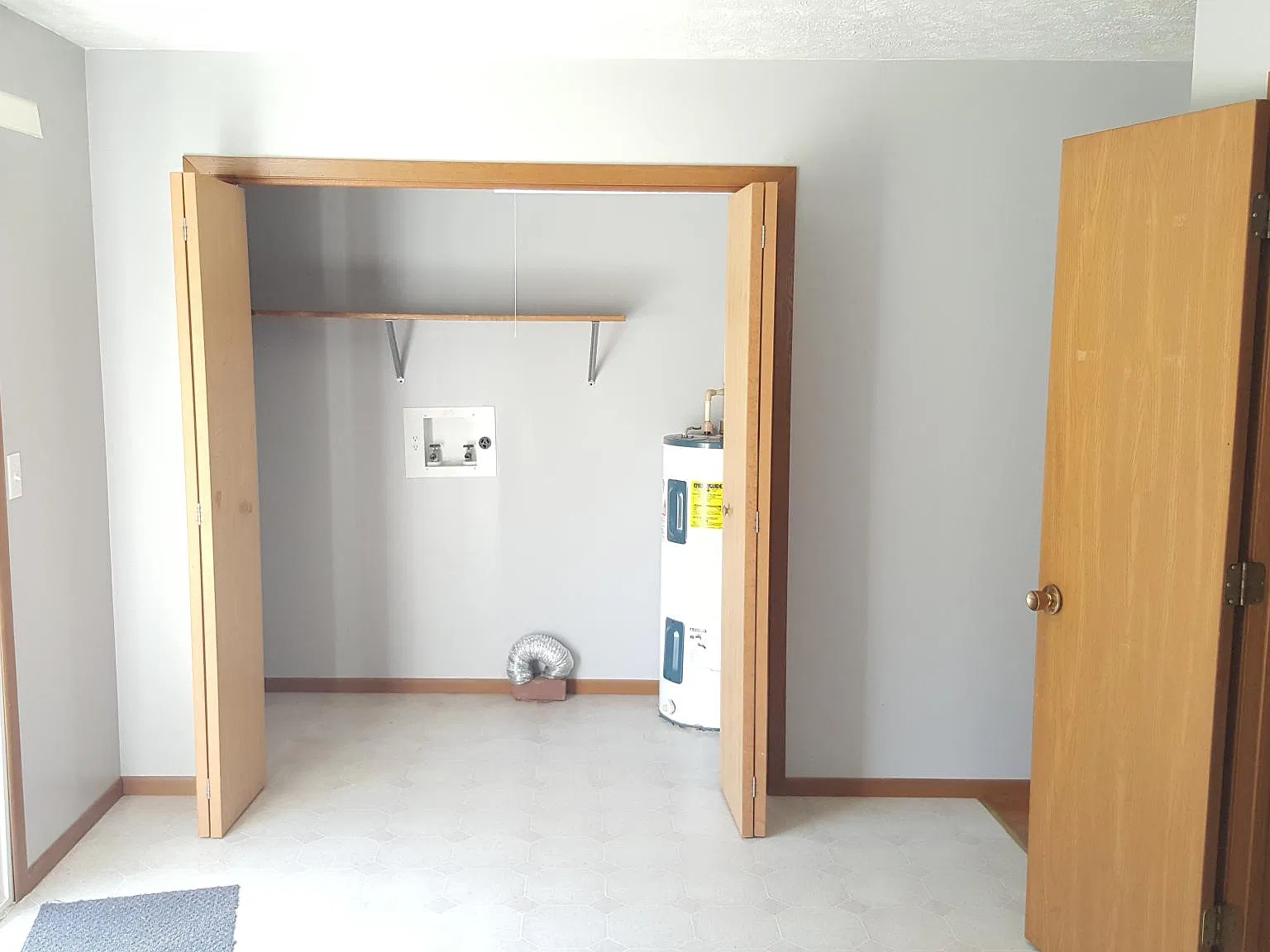 2 bed, 1.5 bath, 1200 sqft, $1,650 — Photo 3