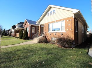 4938 W Wolfram St, Chicago, IL 60641