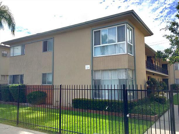 1st image of 4028 Palmwood Dr APT 1