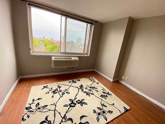 4th image of 118-17 Union Tpke APT 7-A