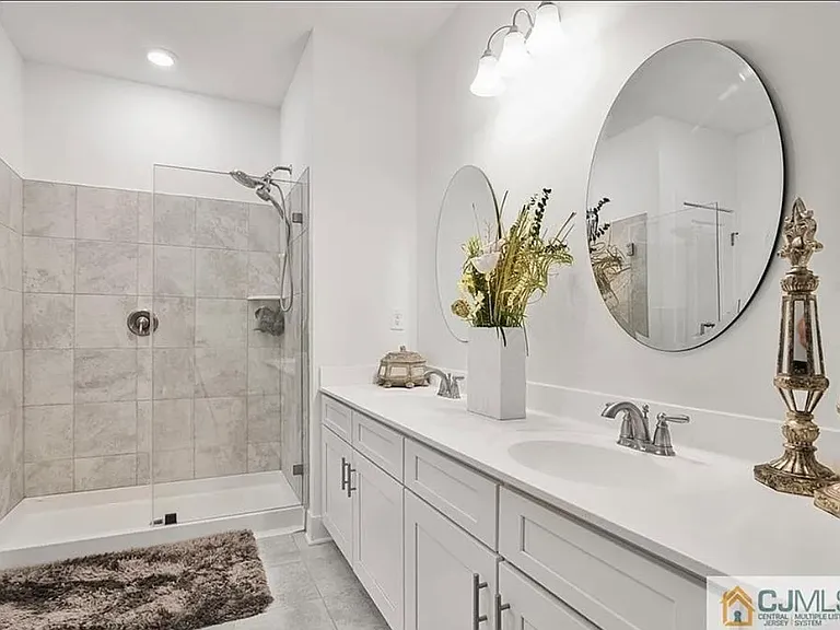 726 Stiller Ln #726 — Photo 6