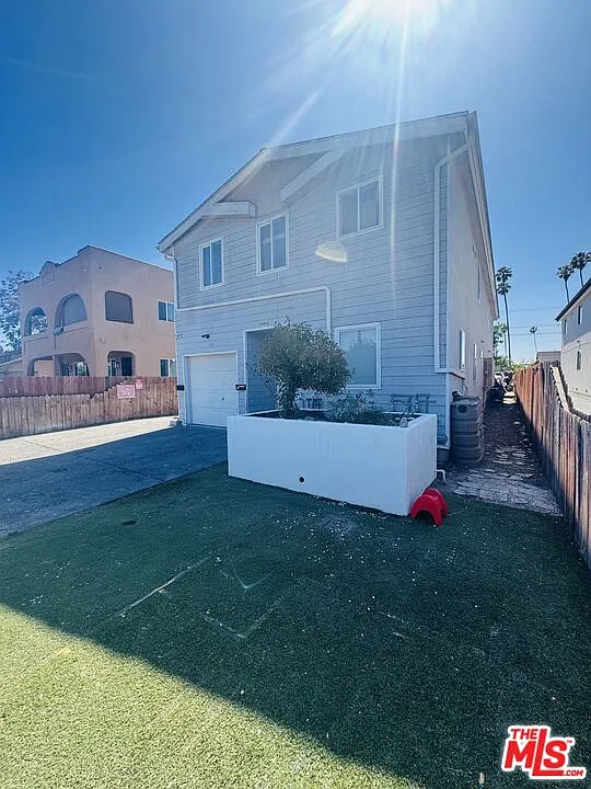5 bed, 3.0 bath, 1737 sqft, $4,300 — Photo 4