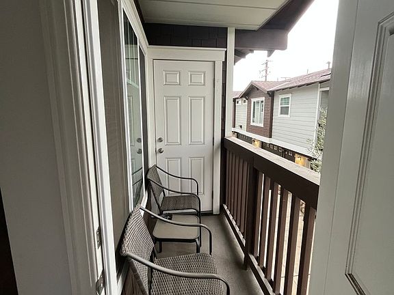 5th image of 210 N Vine Ave Unit D