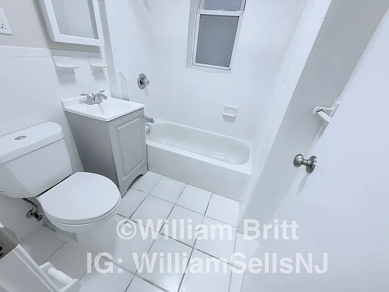 54 Linden Ave #102 — Photo 2