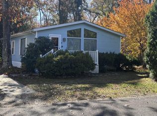 19 Club House Dr, Egg Harbor City, NJ 08215