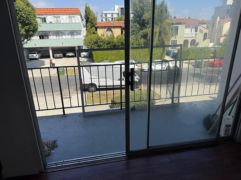 1441 S Shenandoah St #3 — Photo 5