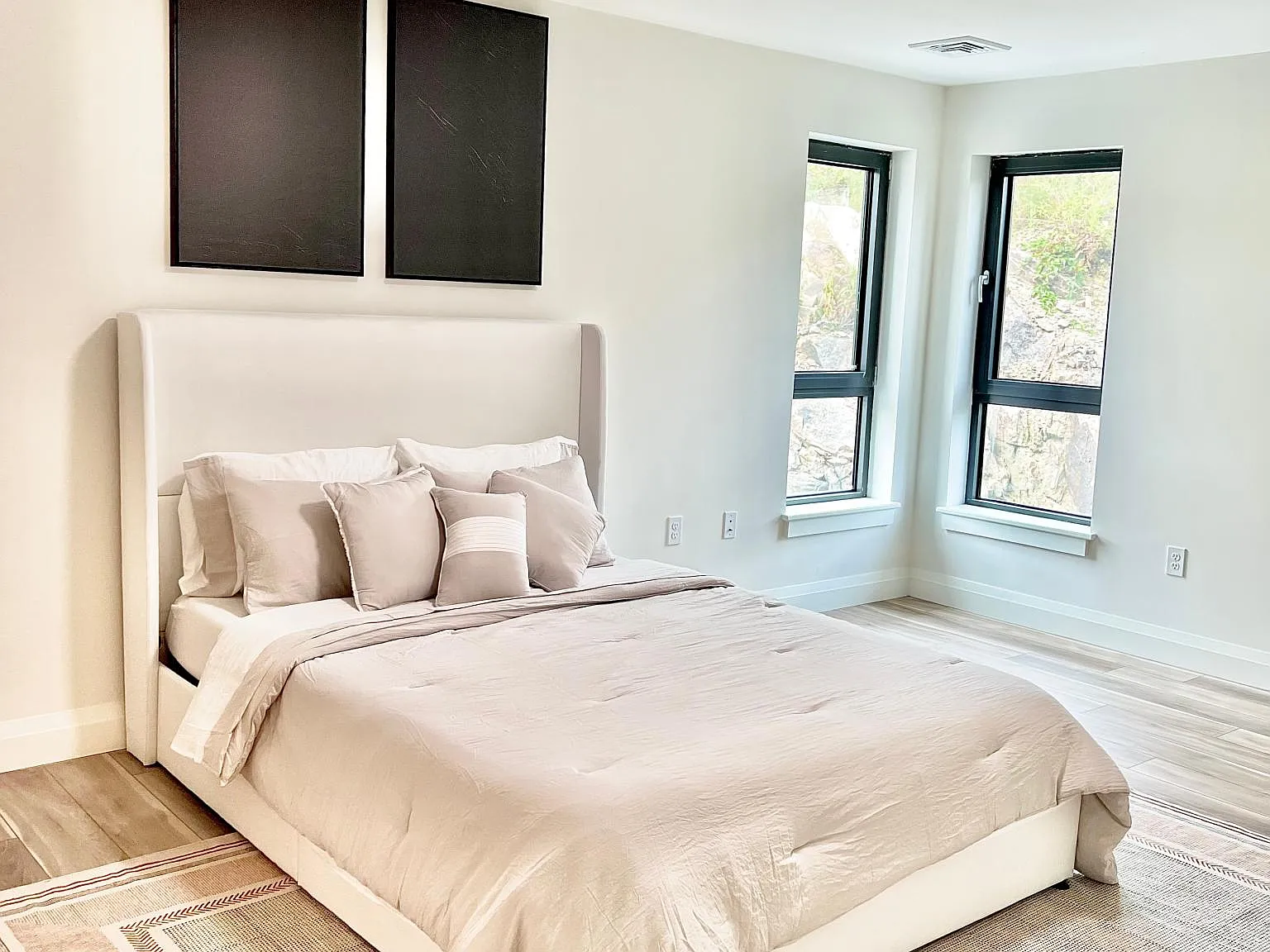 2 bed, 1002 sqft, $3,100 — Photo 3