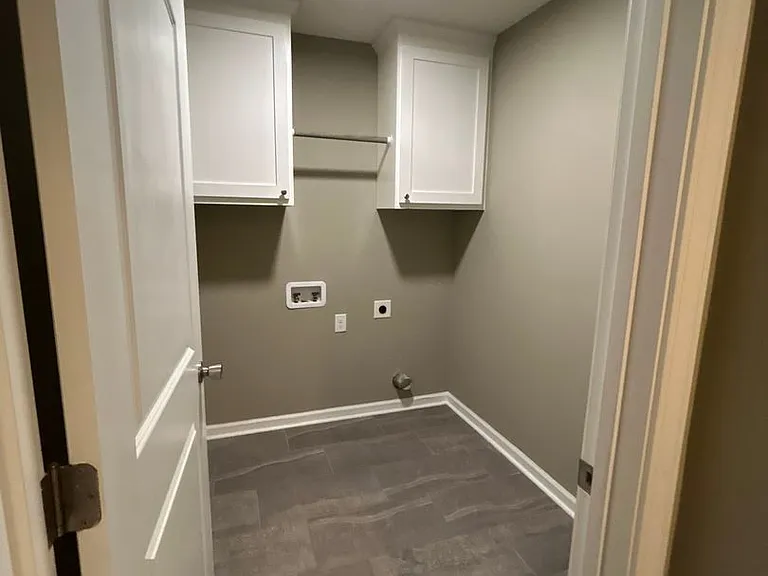 2570 Tindal Rd — Photo 16