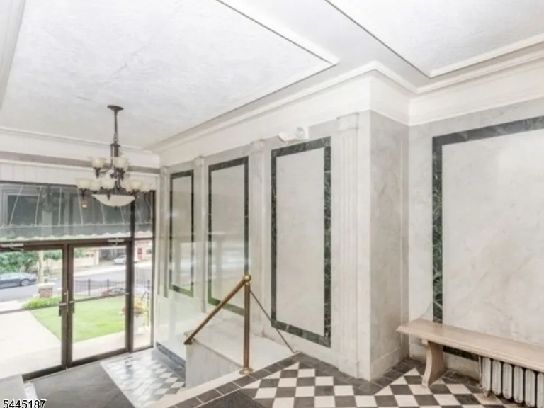 14 Forest St — Photo 2