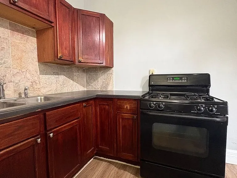 510 N Humphrey Ave — Photo 7