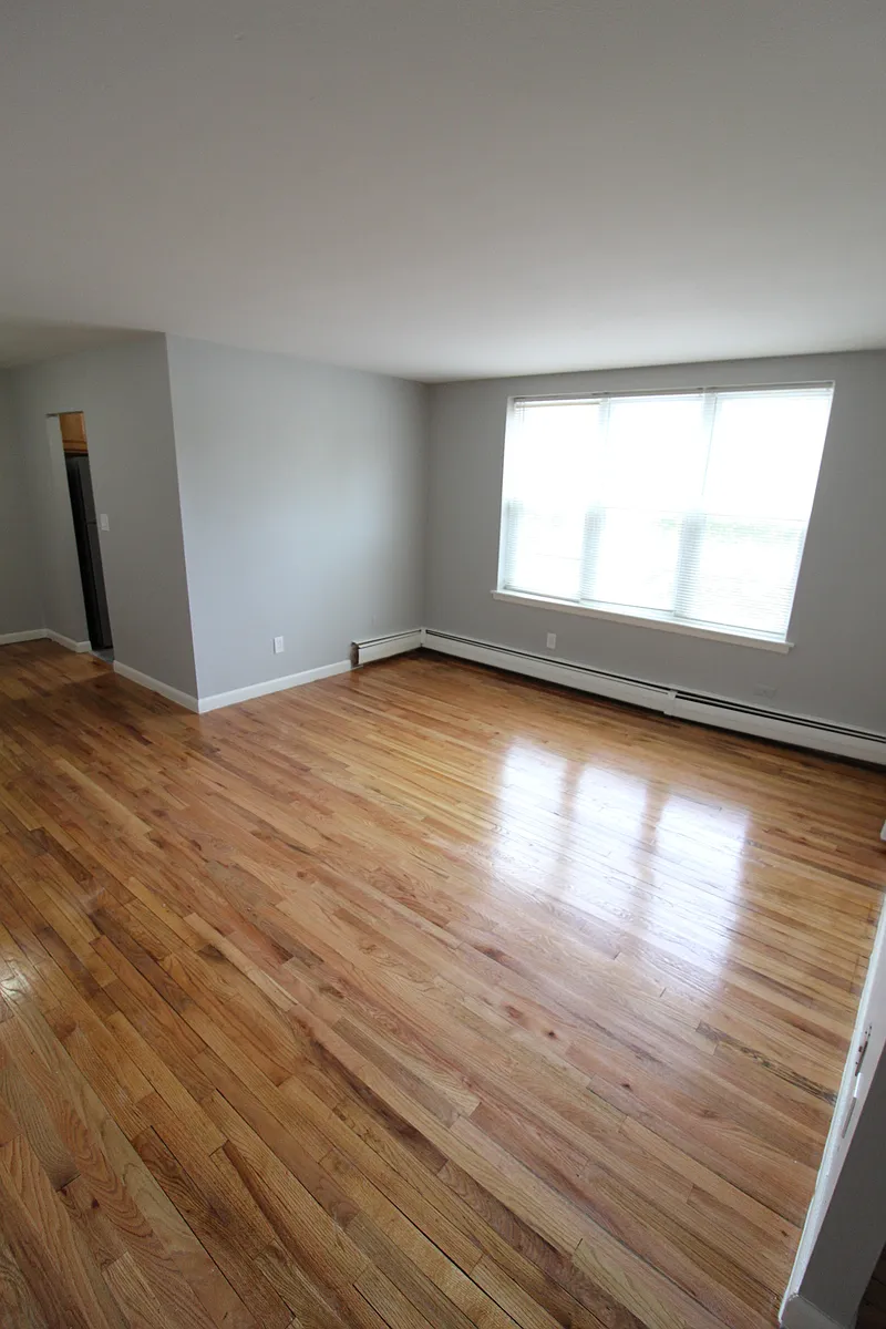 Building Photo - 252 Laurel St #103