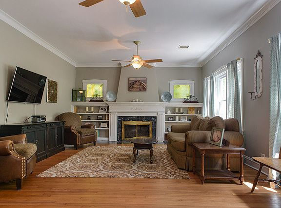 3rd image of 9104 W 123rd St