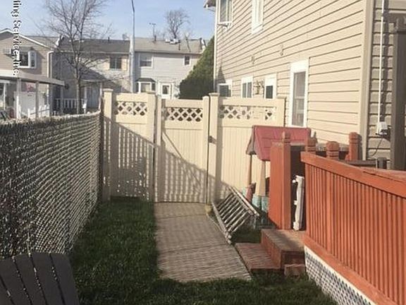 5th image of 184 Regis Dr