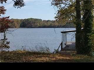 2nd image of 826 York Dr