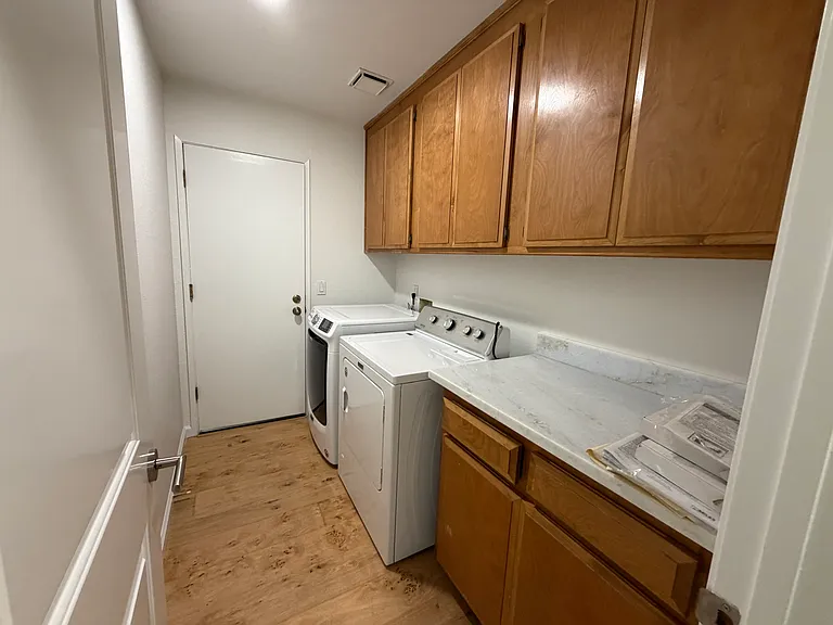 1260 Evans Ct — Photo 24