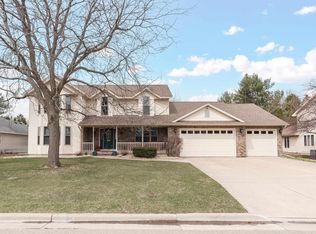 1872 Barrington Dr, Sun Prairie, WI 53590