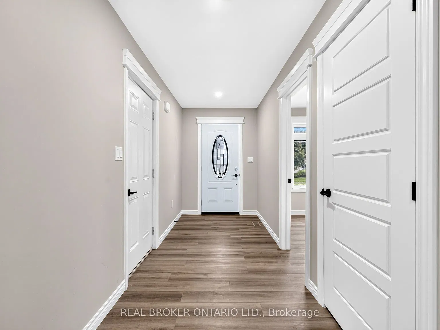 4 bed, $2,600 — Photo 4
