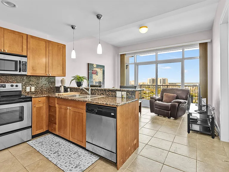 500 Seawall Blvd #1105 — Photo 1