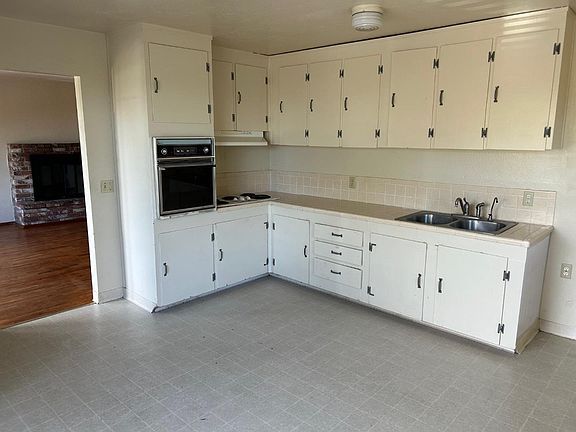 5th image of 1247 Buena Vista Ave