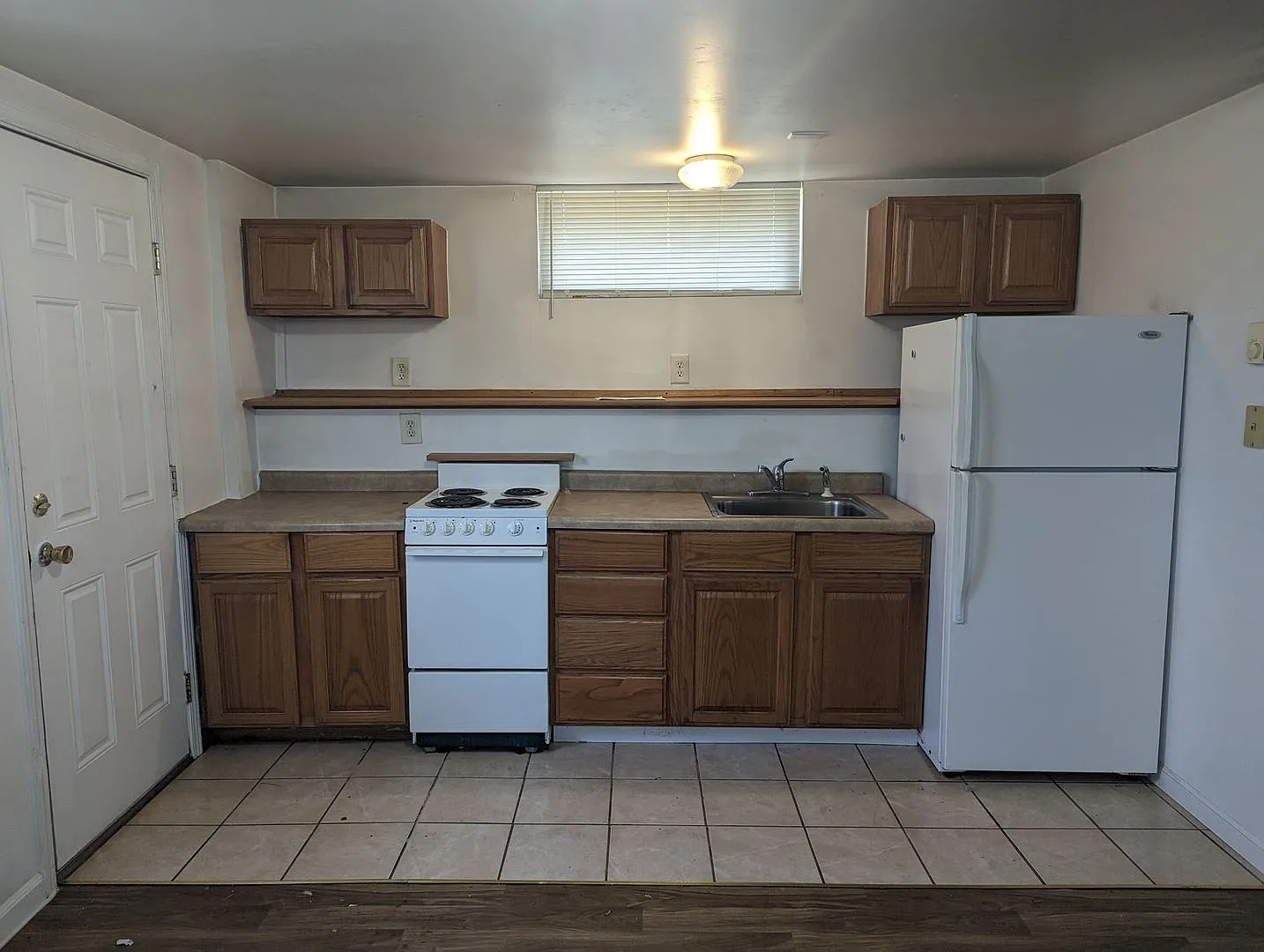 $950 - 1 Bedroom 1 Bath Duplex - Newly Remodeled, Less than 1 Mile to South Dakota School of Mines! — Photo 1
