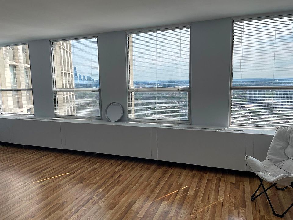 1st image of 2626 N Lakeview Ave APT 4010