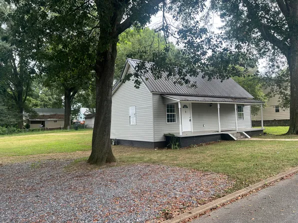 41 6th St, Trion, GA 30753