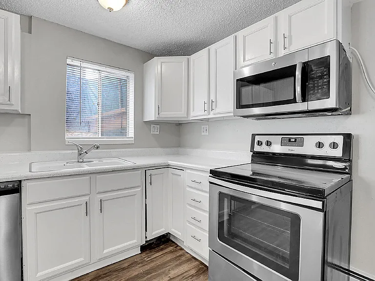 1201 Brentwood St #1209 — Photo 10