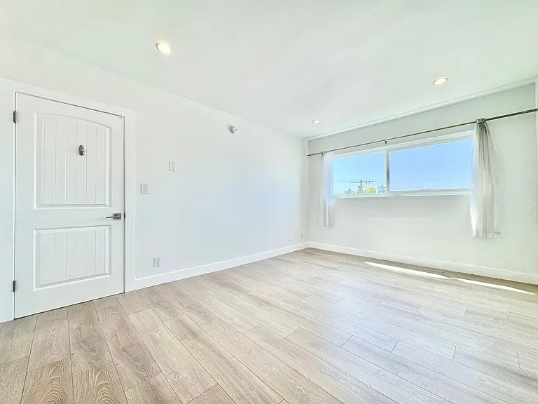 8616 Whitworth Drive — Photo 17