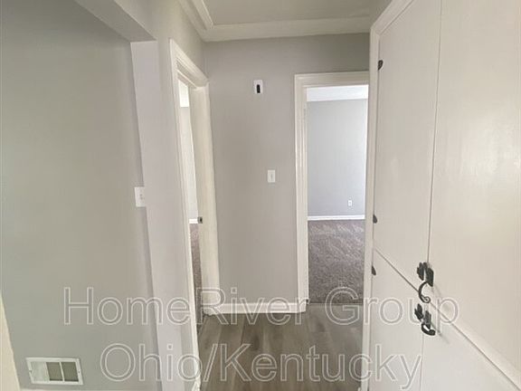 5th image of 2343 Ravenwood Ave