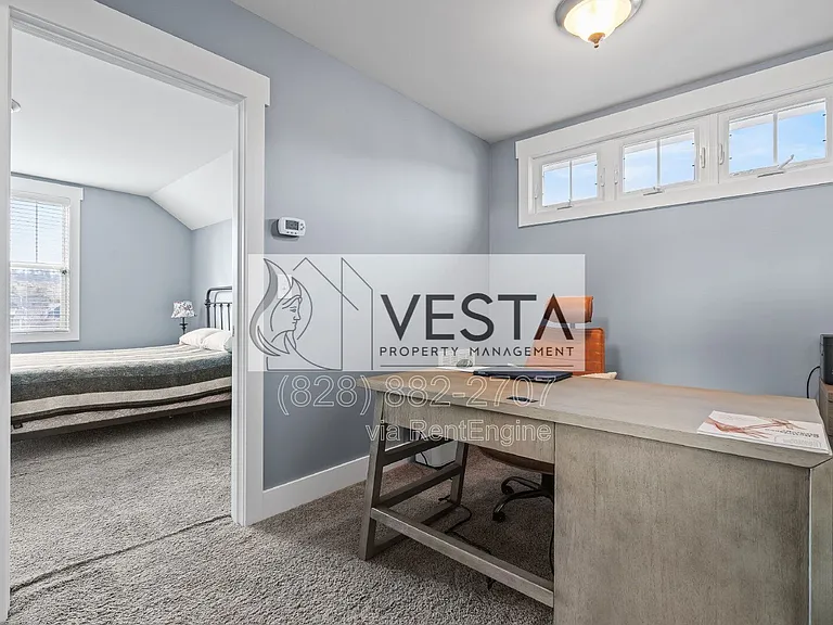 16 Hyde Park Pl — Photo 25