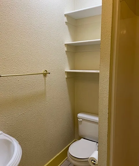 131 W Alder St — Photo 9