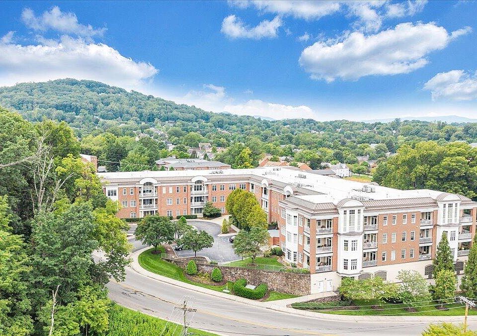 1st image of 2125 Yellow Mountain Rd #302