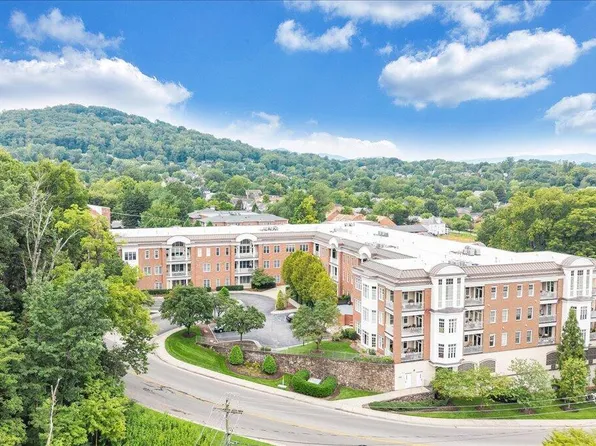 2125 Yellow Mountain Rd #302, Roanoke, VA 24014