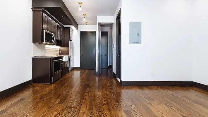 Rented by Nooklyn NYC LLC | media 31