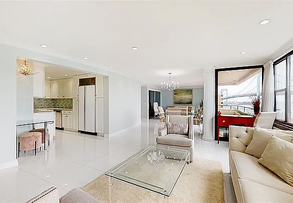 3rd image of 16640 Powells Cove Blvd APT 8C