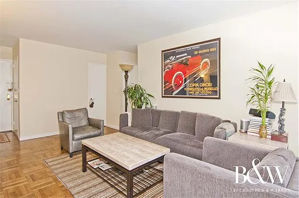 Rented by Buchbinder & Warren | media 22