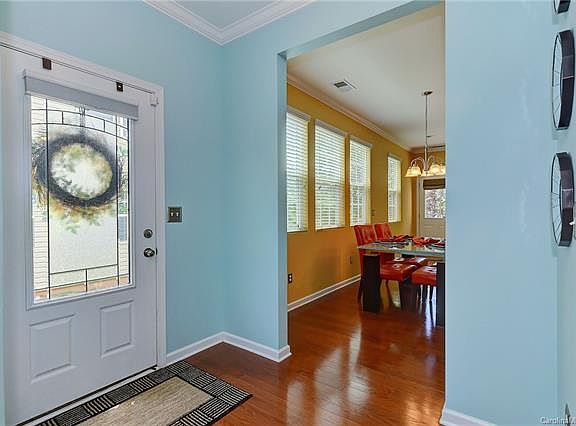 4th image of 7037 Broughton Ln