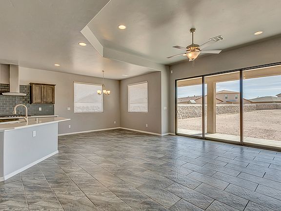 3rd image of 903 Holly Park Ave