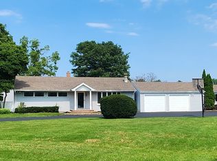 2565 S Jensen Ln, Libertyville, IL 60048