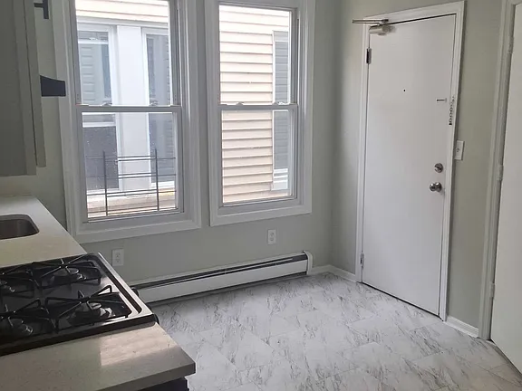 666 Grove St #2L — photo 3 of 7