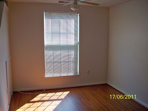 4th image of 452 Palmspring Dr