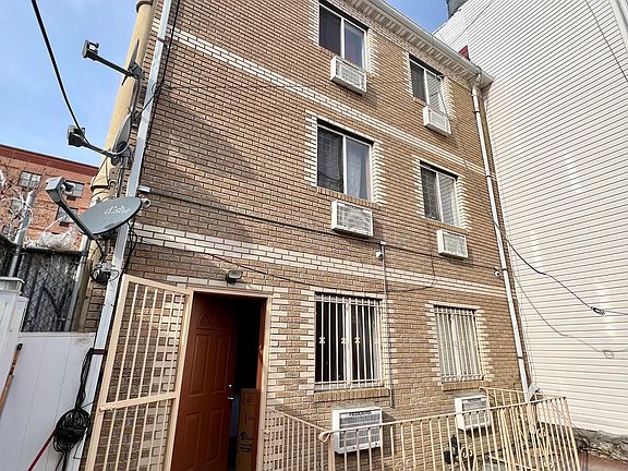 2nd image of 1430 Gates Ave