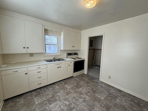 5th image of 1020 E 12th St