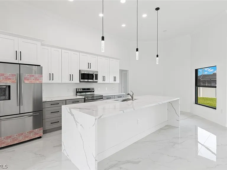1413 NE 15th Terrace Cpe — Photo 8