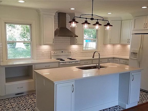3rd image of 4424 Bowden Ave