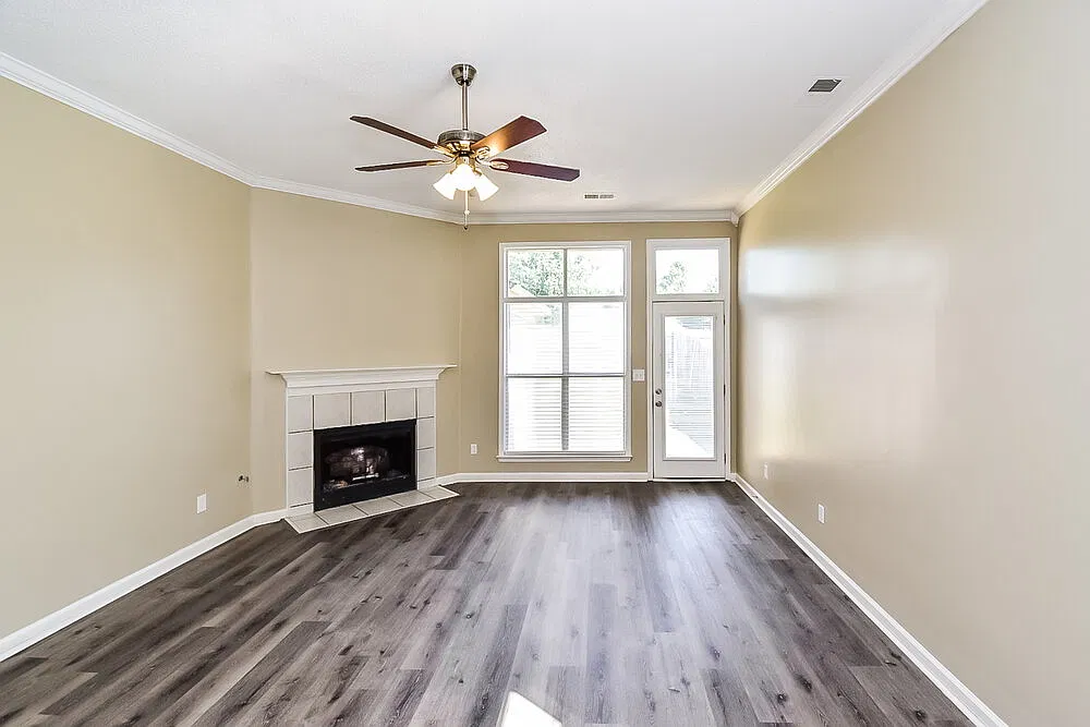 3 bed, 2.0 bath, 1544 sqft, $1,860 — Photo 3